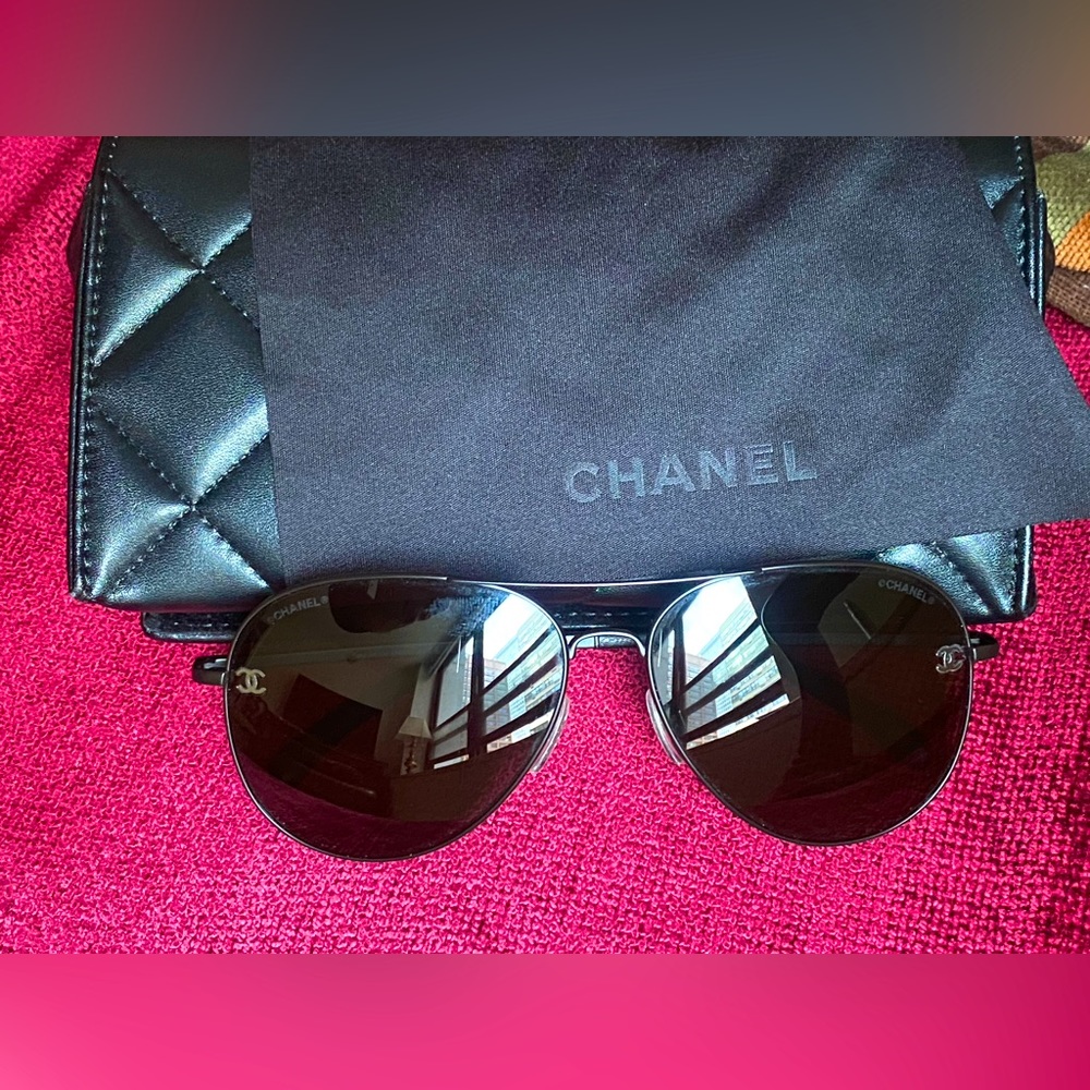 Unisex Chanel Pilot Sunglasses (Price Final)